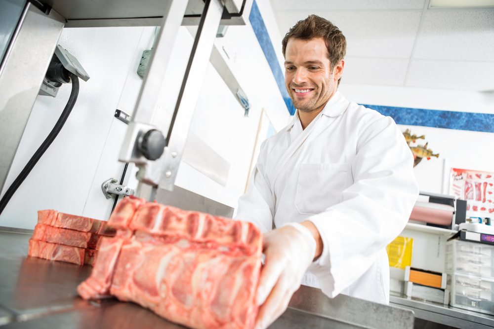 Hatékony berendezés a húsfeldolgozás terén – tudnivalók a csontfűrészekről